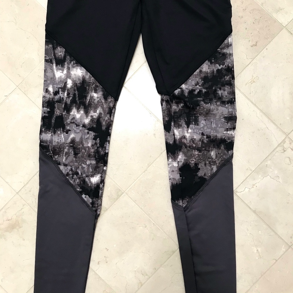Forever 21 Athletic Print Leggings - Picture 3 of 6